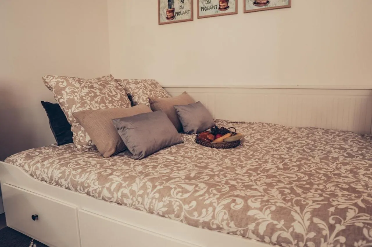 MAGNIFIQUE STUDIO CENTRE VILLE TOULON - Spacieux Climatisation Calme Rare Pas de parking privé stationnement gratuit dans la rue France